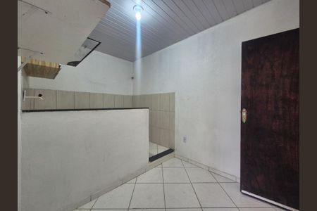 Sala de casa para alugar com 1 quarto, 24m² em Vargem Grande, Rio de Janeiro