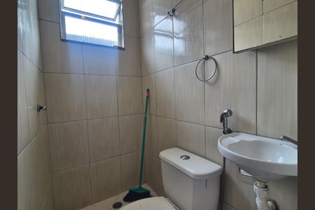 Banheiro de casa para alugar com 1 quarto, 24m² em Vargem Grande, Rio de Janeiro