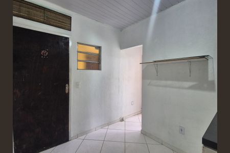 Sala de casa para alugar com 1 quarto, 24m² em Vargem Grande, Rio de Janeiro