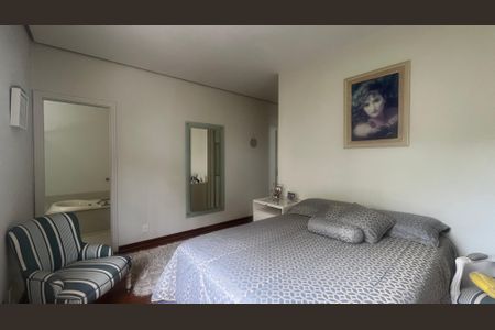 Casa de condomínio à venda com 980m², 5 quartos e 6 vagas Casa de condomínio à venda com 980m², 5 quartos e 6 vagasSuíte 2