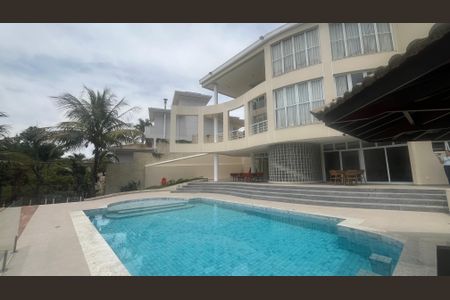 Casa de condomínio à venda com 980m², 5 quartos e 6 vagas Casa de condomínio à venda com 980m², 5 quartos e 6 vagasÁrea Externa