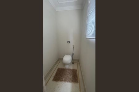 Casa de condomínio à venda com 980m², 5 quartos e 6 vagas Casa de condomínio à venda com 980m², 5 quartos e 6 vagasBanheiro da Suíte 2