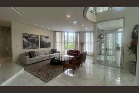 Casa de condomínio à venda com 980m², 5 quartos e 6 vagas Casa de condomínio à venda com 980m², 5 quartos e 6 vagasSala de estar