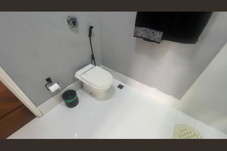 Casa de condomínio à venda com 980m², 5 quartos e 6 vagas Casa de condomínio à venda com 980m², 5 quartos e 6 vagasBanheiro da Suíte 3