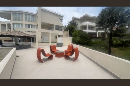 Casa de condomínio à venda com 980m², 5 quartos e 6 vagas Casa de condomínio à venda com 980m², 5 quartos e 6 vagasÁrea Externa