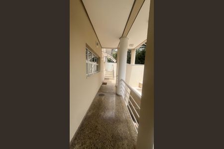 Casa de condomínio à venda com 980m², 5 quartos e 6 vagas Casa de condomínio à venda com 980m², 5 quartos e 6 vagasÁrea Externa