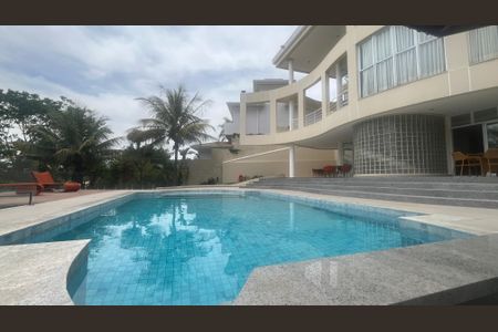 Casa de condomínio à venda com 980m², 5 quartos e 6 vagas Casa de condomínio à venda com 980m², 5 quartos e 6 vagasÁrea Externa