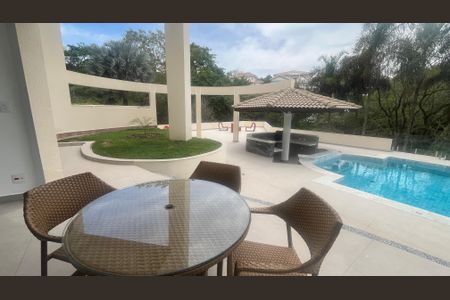 Casa de condomínio à venda com 980m², 5 quartos e 6 vagas Casa de condomínio à venda com 980m², 5 quartos e 6 vagasÁrea Externa