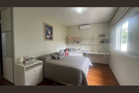 Casa de condomínio à venda com 980m², 5 quartos e 6 vagas Casa de condomínio à venda com 980m², 5 quartos e 6 vagasSuíte 2