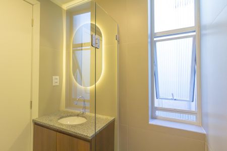 Apartamento à venda com 57m², 2 quartos e 1 vaga Apartamento à venda com 57m², 2 quartos e 1 vagaBanheiro