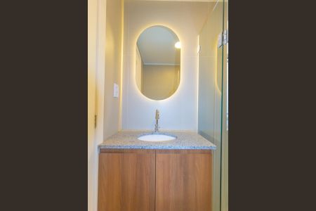 Apartamento à venda com 57m², 2 quartos e 1 vaga Apartamento à venda com 57m², 2 quartos e 1 vagaBanheiro