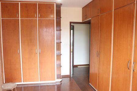 Casa à venda com 228m², 3 quartos e 3 vagasSuíte 1