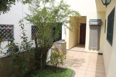 Casa à venda com 228m², 3 quartos e 3 vagasQuintal