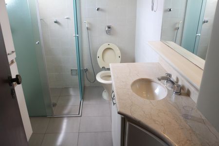 Casa à venda com 228m², 3 quartos e 3 vagasBanheiro 