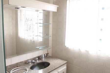 Casa à venda com 228m², 3 quartos e 3 vagasBanheiro da Suíte 1