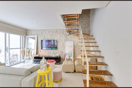Casa à venda com 3 quartos, 103m² em Vila Sofia, São Paulo