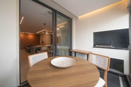 Apartamento à venda com 105m², 3 quartos e 2 vagasVaranda