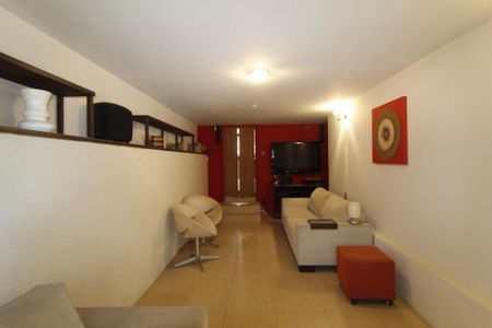 Sala 2 de casa para alugar com 4 quartos, 300m² em Passo D’areia, Porto Alegre