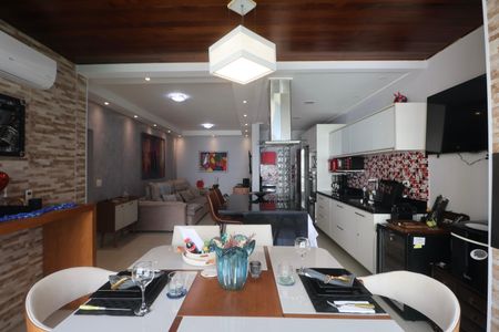 Apartamento para alugar com 68m², 1 quarto e 2 vagasSala