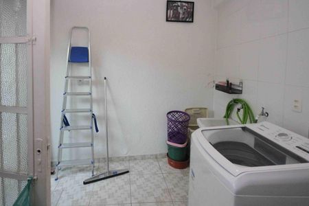 Casa à venda com 300m², 3 quartos e 2 vagas Casa à venda com 300m², 3 quartos e 2 vagasÁrea de Serviço