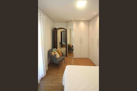 Casa à venda com 300m², 3 quartos e 2 vagas Casa à venda com 300m², 3 quartos e 2 vagasQuarto 02