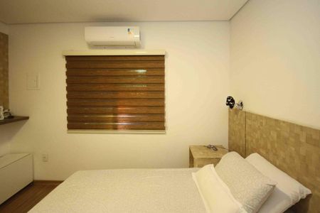 Casa à venda com 300m², 3 quartos e 2 vagas Casa à venda com 300m², 3 quartos e 2 vagasQuarto