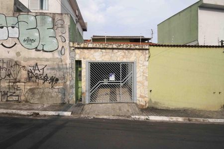 Casa à venda com 300m², 3 quartos e 2 vagas Casa à venda com 300m², 3 quartos e 2 vagasFachada