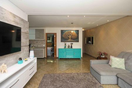 Casa à venda com 300m², 3 quartos e 2 vagas Casa à venda com 300m², 3 quartos e 2 vagasSala