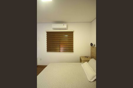 Casa à venda com 300m², 3 quartos e 2 vagas Casa à venda com 300m², 3 quartos e 2 vagasQuarto