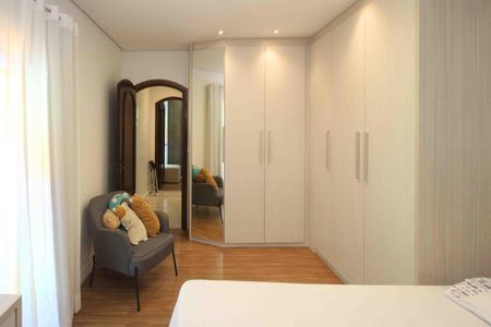 Casa à venda com 300m², 3 quartos e 2 vagas Casa à venda com 300m², 3 quartos e 2 vagasQuarto 02