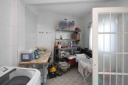 Casa à venda com 300m², 3 quartos e 2 vagas Casa à venda com 300m², 3 quartos e 2 vagasÁrea de Serviço