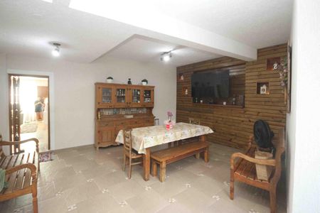 Casa à venda com 300m², 3 quartos e 2 vagas Casa à venda com 300m², 3 quartos e 2 vagasEspaço Gourmet