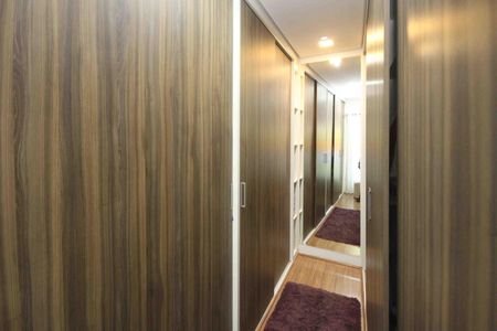 Casa à venda com 300m², 3 quartos e 2 vagas Casa à venda com 300m², 3 quartos e 2 vagasCloset