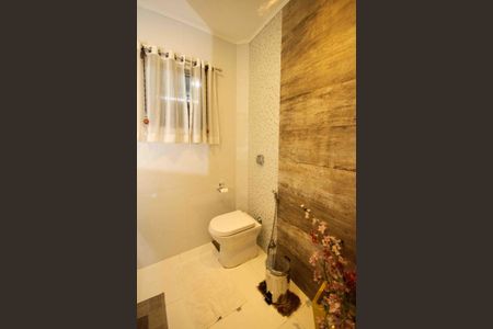 Casa à venda com 300m², 3 quartos e 2 vagas Casa à venda com 300m², 3 quartos e 2 vagasLavabo