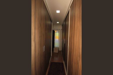 Casa à venda com 300m², 3 quartos e 2 vagas Casa à venda com 300m², 3 quartos e 2 vagasCloset