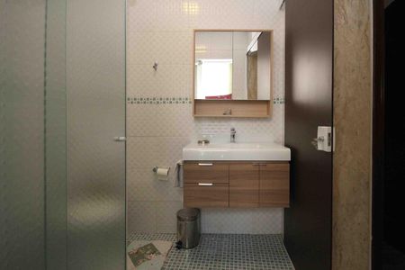 Casa à venda com 300m², 3 quartos e 2 vagas Casa à venda com 300m², 3 quartos e 2 vagasVaranda