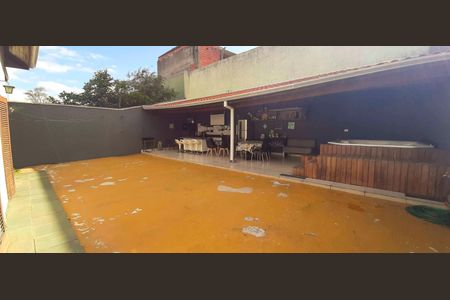 Casa à venda com 350m², 3 quartos e 2 vagas Casa à venda com 350m², 3 quartos e 2 vagasQuintal