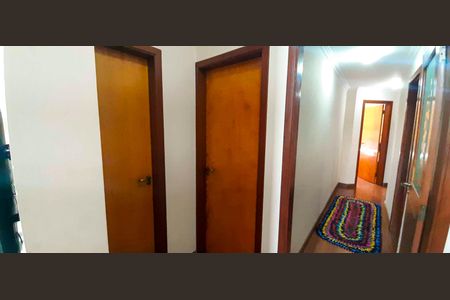 Casa à venda com 350m², 3 quartos e 2 vagas Casa à venda com 350m², 3 quartos e 2 vagasEscritório