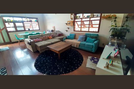 Casa à venda com 350m², 3 quartos e 2 vagas