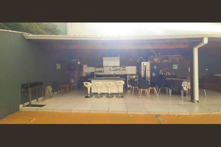 Casa à venda com 350m², 3 quartos e 2 vagas Casa à venda com 350m², 3 quartos e 2 vagasEspaço Gourmet