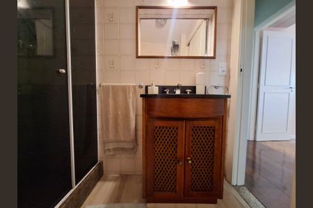 Apartamento à venda com 103m², 3 quartos e 1 vaga Apartamento à venda com 103m², 3 quartos e 1 vagaBanheiro