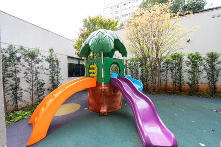Apartamento à venda com 84m², 2 quartos e 1 vaga Apartamento à venda com 84m², 2 quartos e 1 vagaÁrea comum - Playground