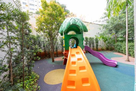 Apartamento à venda com 84m², 2 quartos e 1 vaga Apartamento à venda com 84m², 2 quartos e 1 vagaÁrea comum - Playground