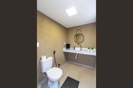 Casa à venda com 400m², 5 quartos e 2 vagas Casa à venda com 400m², 5 quartos e 2 vagasLavabo da Piscina