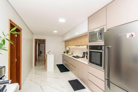 Casa à venda com 400m², 5 quartos e 2 vagas Casa à venda com 400m², 5 quartos e 2 vagasCozinha