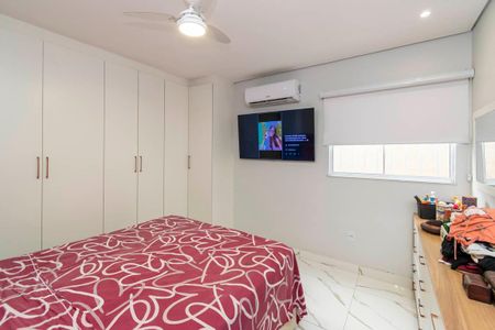 Casa à venda com 400m², 5 quartos e 2 vagas Casa à venda com 400m², 5 quartos e 2 vagasQuarto 5 Suíte