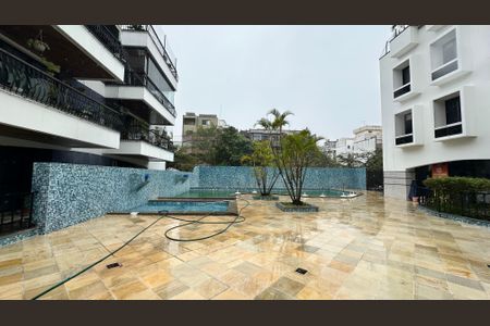 Apartamento para alugar com 120m², 3 quartos e 2 vagas Apartamento para alugar com 120m², 3 quartos e 2 vagasÁrea comum - Piscina