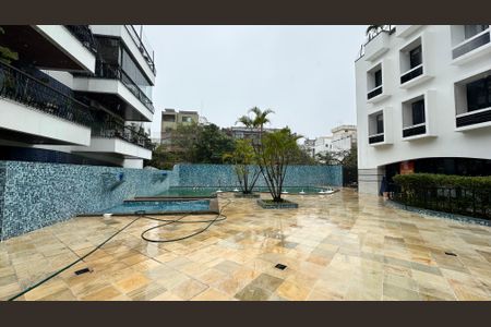 Apartamento para alugar com 120m², 3 quartos e 2 vagas Apartamento para alugar com 120m², 3 quartos e 2 vagasÁrea comum - Piscina