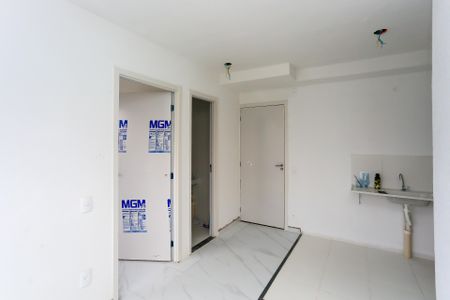 Sala  de apartamento para alugar com 2 quartos, 70m² em Vila Suzana, São Paulo