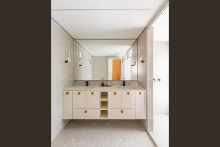 Apartamento à venda com 127m², 2 quartos e 2 vagas Apartamento à venda com 127m², 2 quartos e 2 vagasBanheiro da Suíte 2